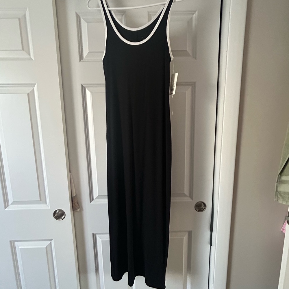 Black Sleeveless Maxi Dress